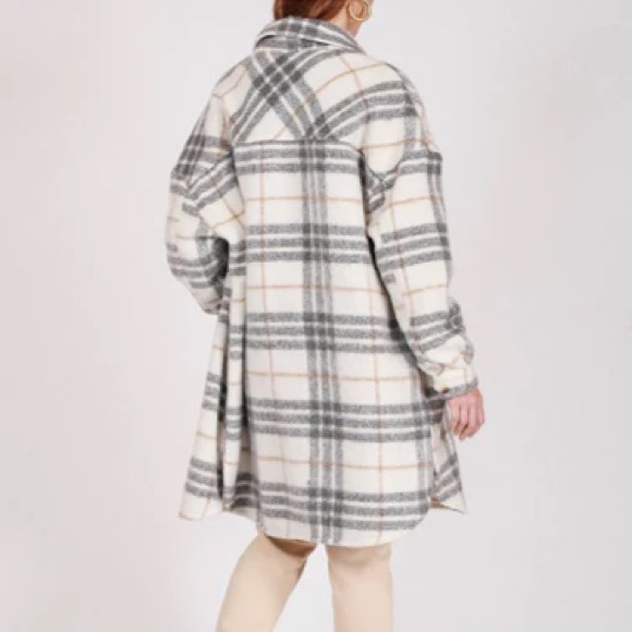 Shacket - Picture 2 of 5